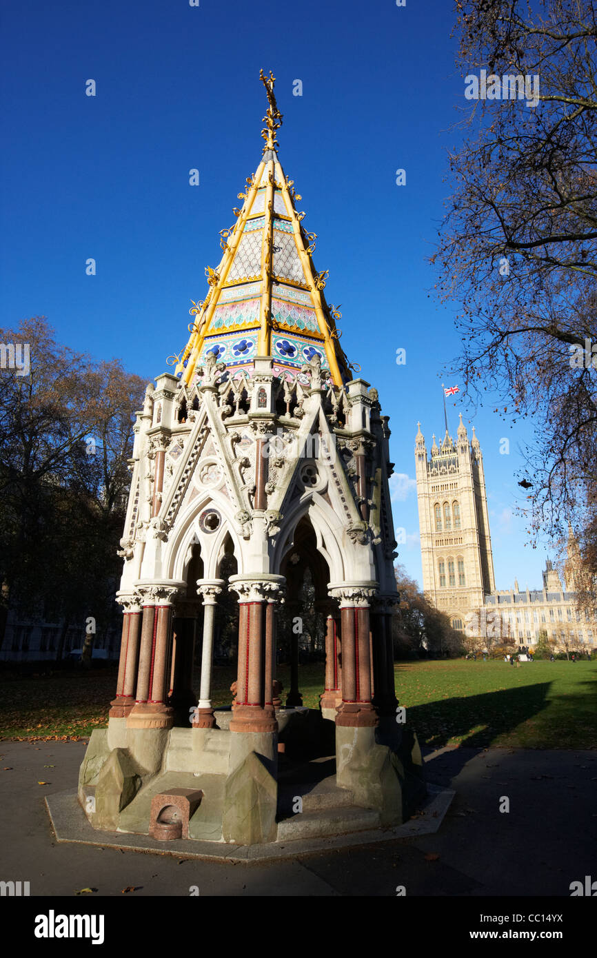 Buxton Memorial Fountain in Victoria Tower Gardens am Palace of Westminster befindet sich der Parlamentsgebäude London England UK Stockfoto