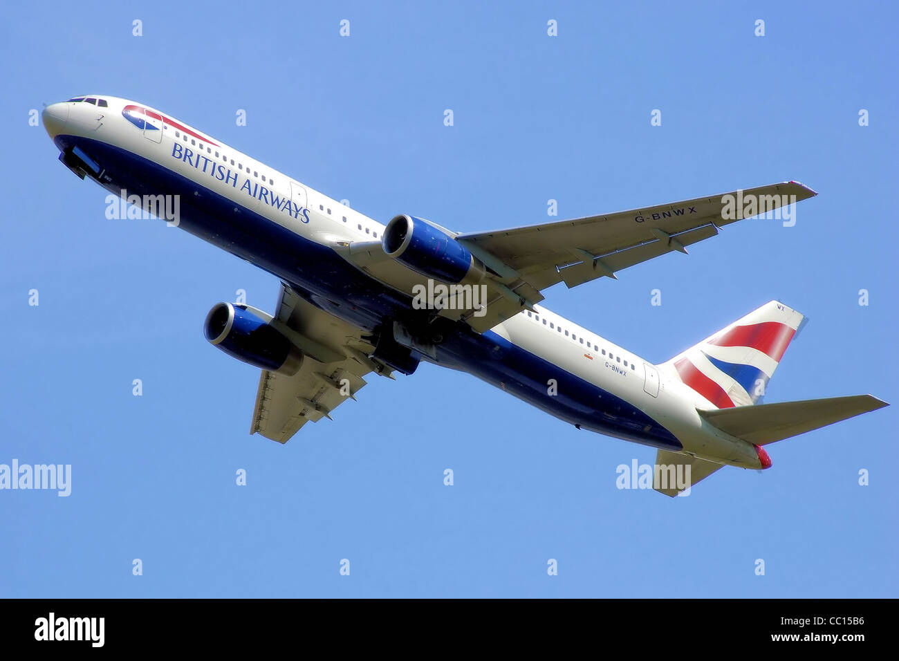 British Airways Boeing 767-300 (G-BNWX) startet vom Flughafen London Heathrow, England. Stockfoto