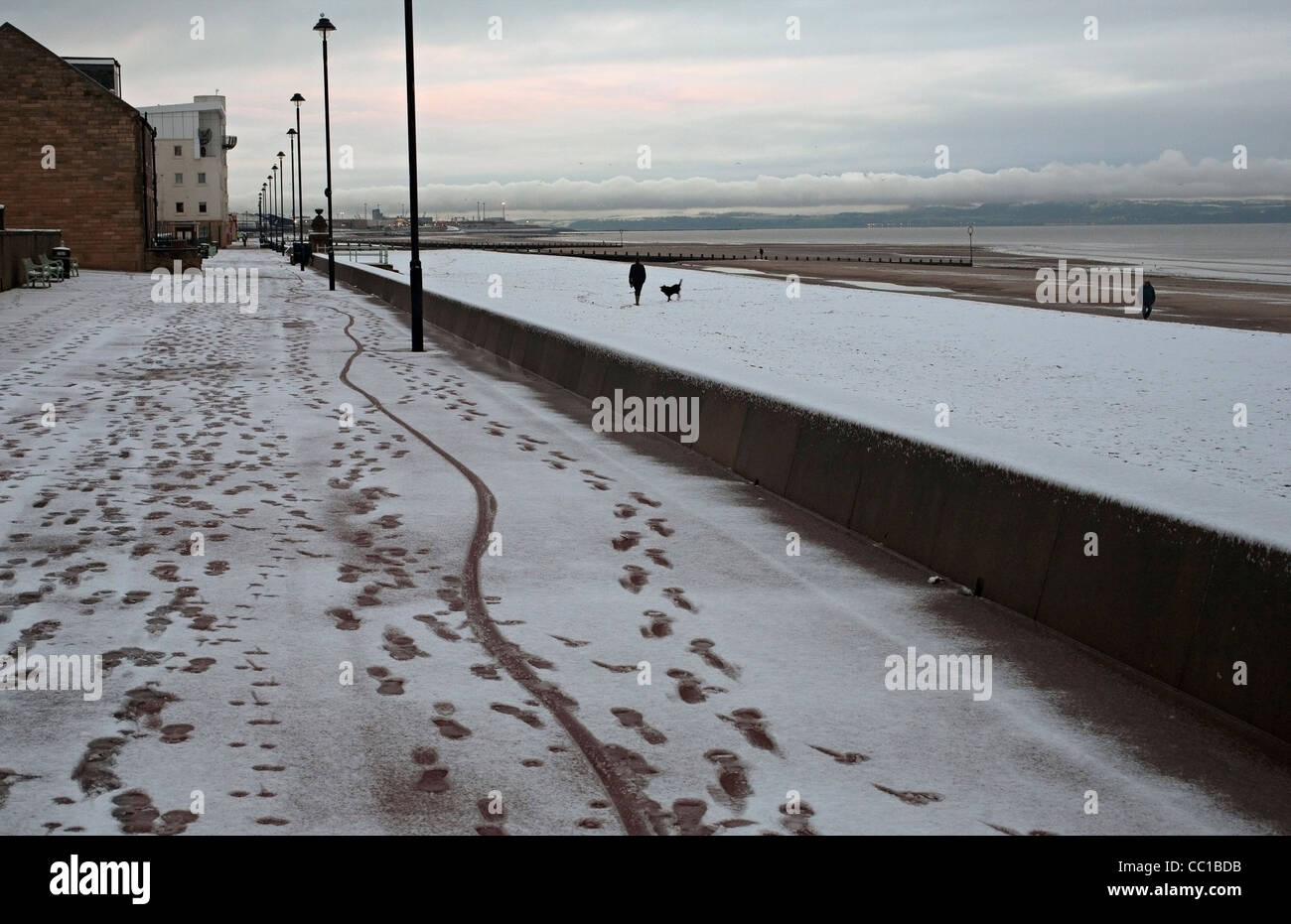 Wanderer auf Portobello beach-edinburgh Stockfoto