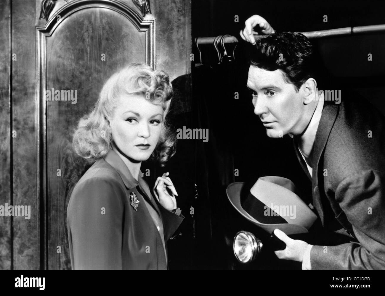 CLAIRE TREVOR, Burgess Meredith, Street, 1942 Stockfoto