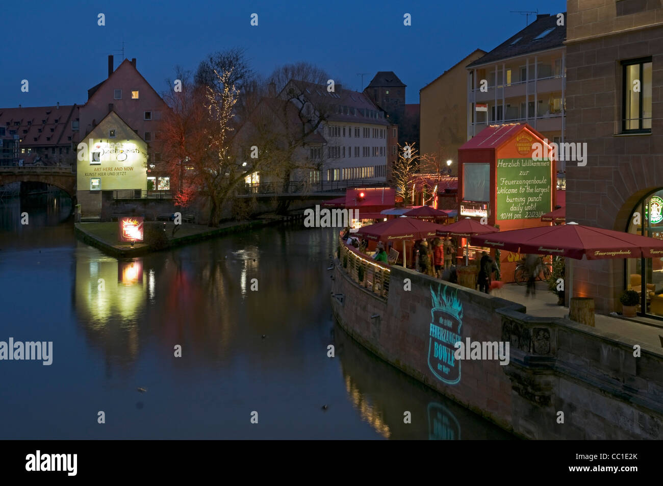 Blick auf den Fluss Pegnitz aus "Fleisch Brücke" in Nürnberg, Franken, Bayern, Deutschland, Europa. Stockfoto