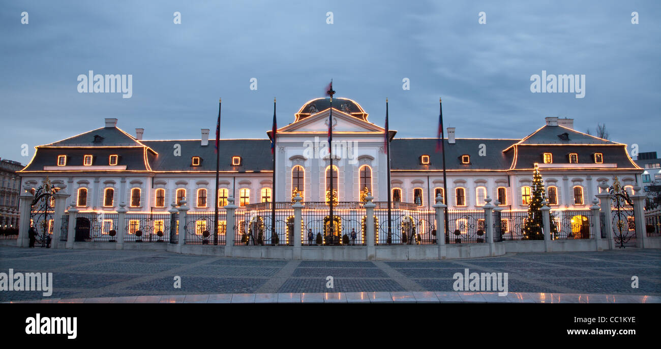 Bratislava - Präsidenten Palast und Weihnachten Dekoration Stockfoto