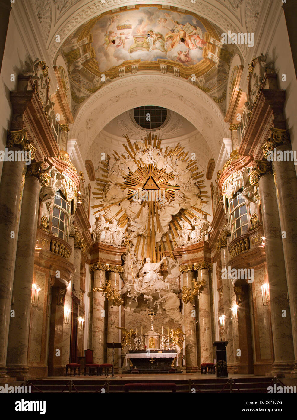 Wien - barocken Altar von st. Charles Boromeo Kirche Stockfoto