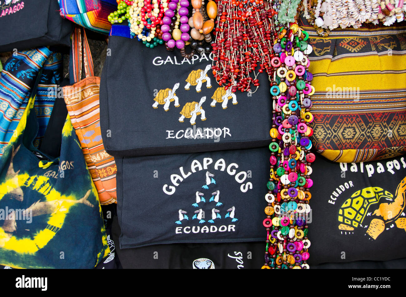 Galapagos-Inseln einkaufen Souvenirs auf Baltra Flughafen Stockfoto