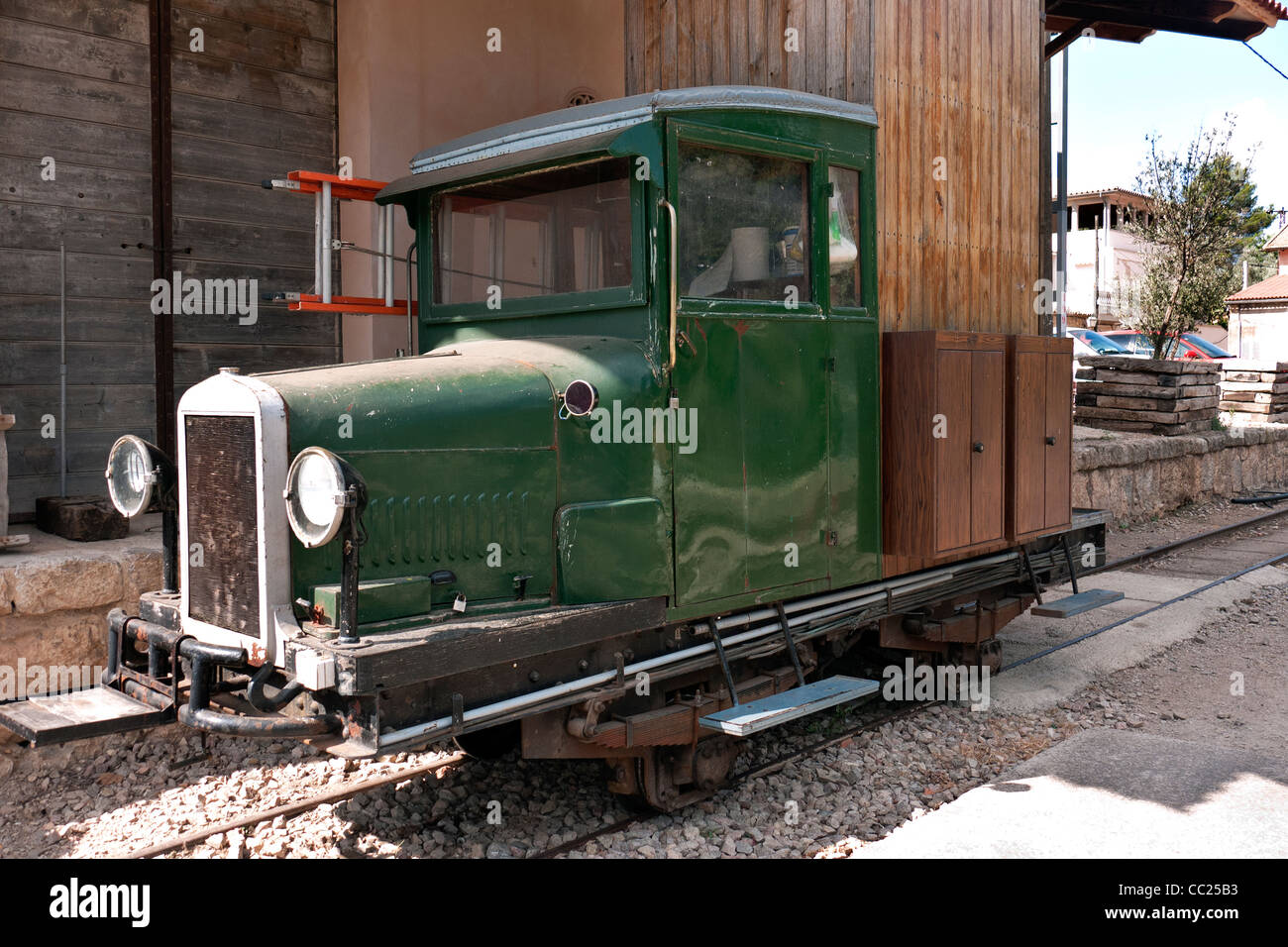 Wartung-LKW umgewandelt, auf die historische elektrische Eisenbahn die von Palma nach Soller Eisenbahn verläuft Stockfoto