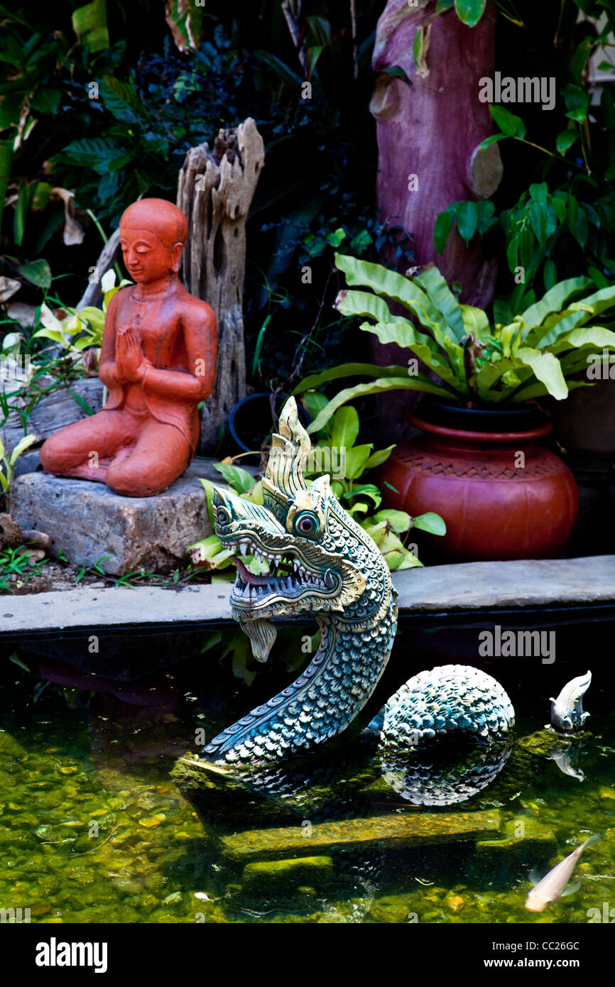 Skulpturen im Tempelgarten in Chang Mai, Thailand Stockfoto