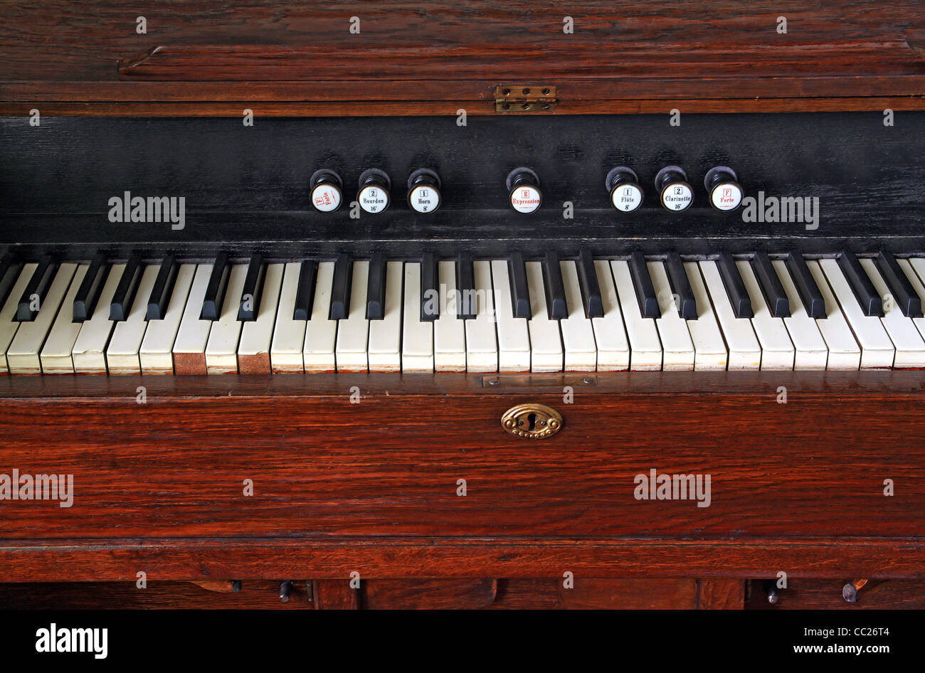 weißen Tasten auf alten Cembalo Stockfoto