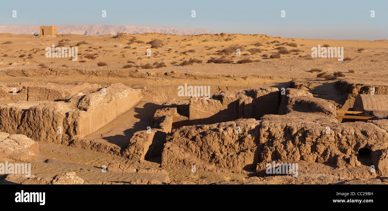 Ain Asil, bekannt als Quelle des Ursprungs, ein altes Königreich Siedlung Dakhla Oase, Ägypten Stockfoto