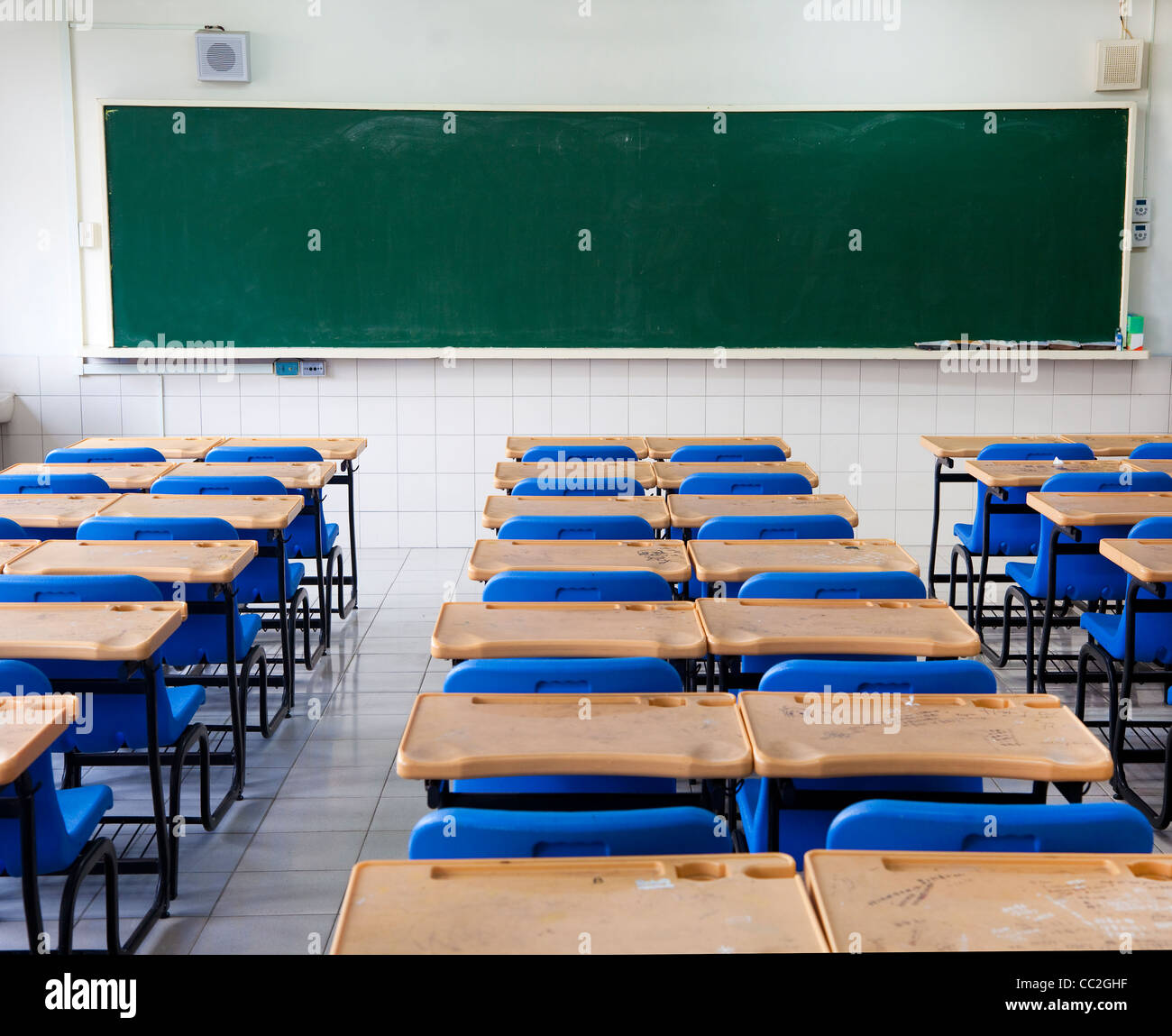 Klassenzimmer und Tafel Stockfoto