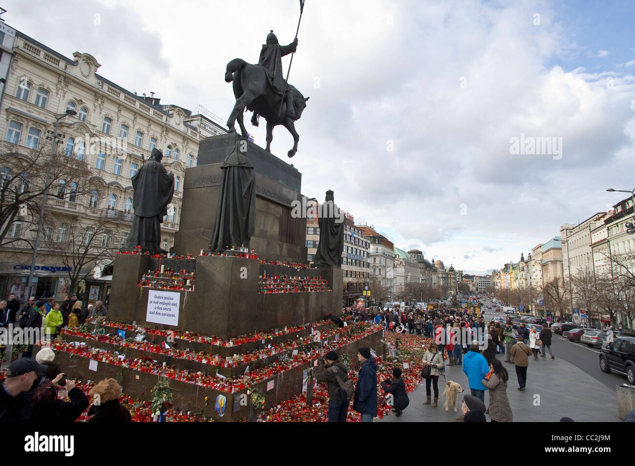 Venceslav Platz mit Trauer Kerzen für Vaclav Havel Stockfoto