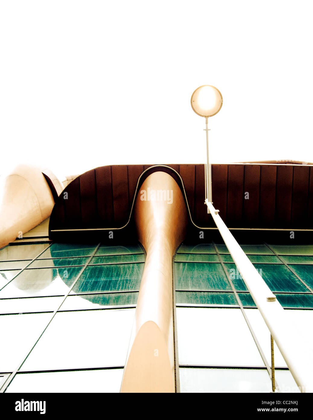 Abstrakt Architektur mit Straßenlaterne. Stockfoto