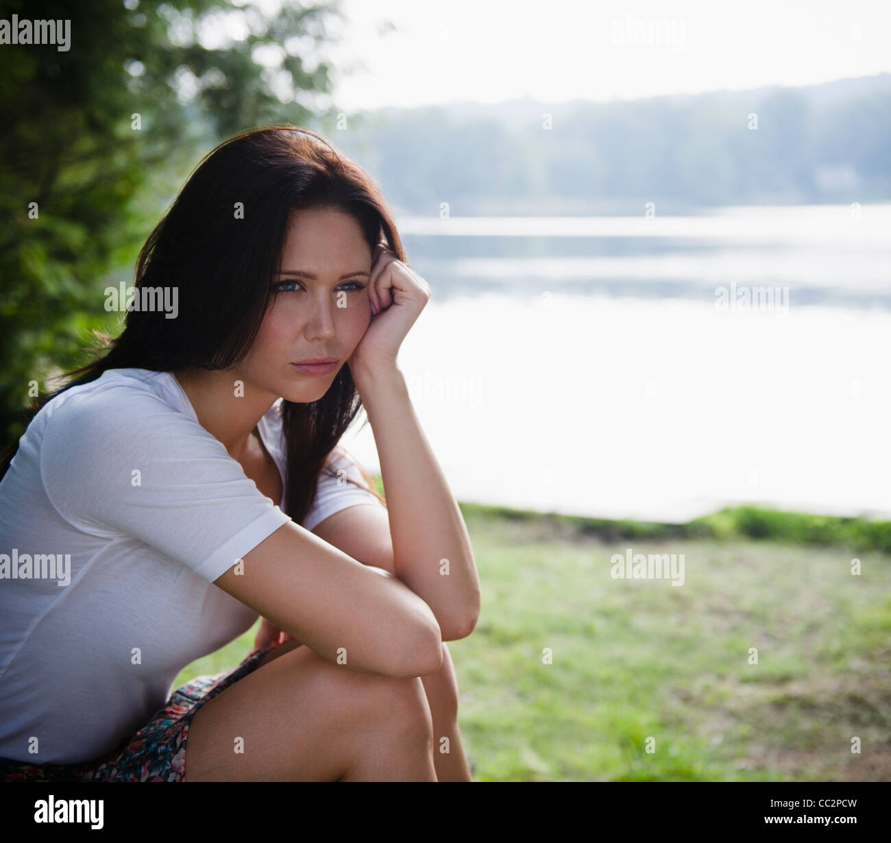 USA, New York, Putnam Valley, Roaring Brook See, einsame Frau See Stockfoto