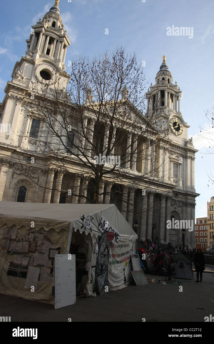 Zu besetzen ist London eine laufende friedlicher Protest und Demonstration gegen wirtschaftliche Ungleichheit, der Mangel an bezahlbarem Wohnraum. Stockfoto