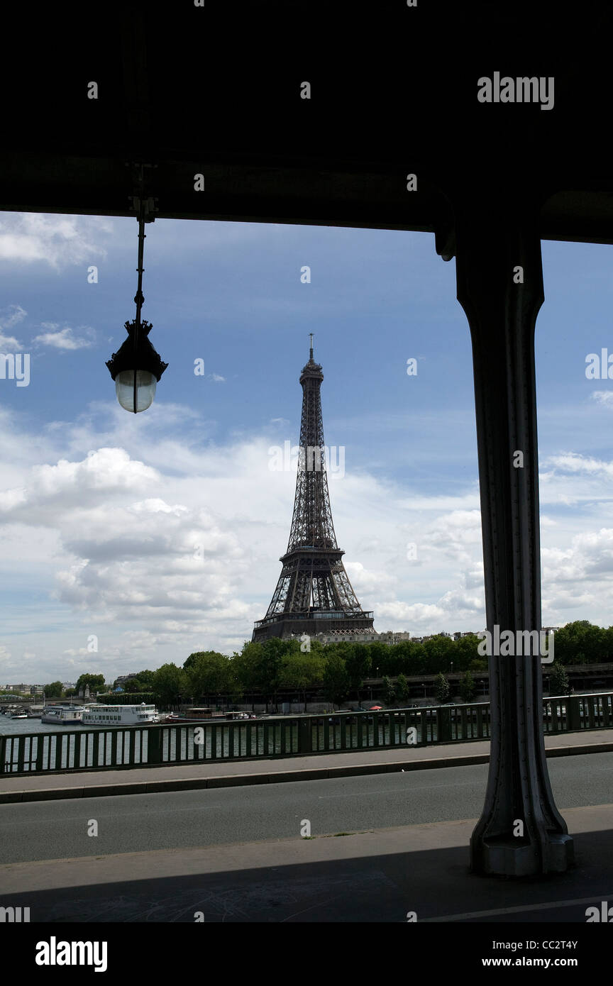 Eiffeil Turm von Pont de Bir-Hakeim, Paris, Frankreich Stockfoto