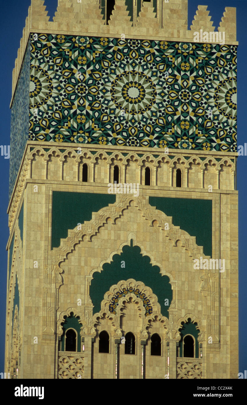 Marokko, Casablanca, Hasan II Moschee, Minarett-Detail. Stockfoto