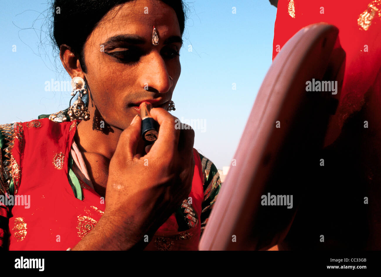 Ein Komiker macht als Frau (Indien) Stockfoto