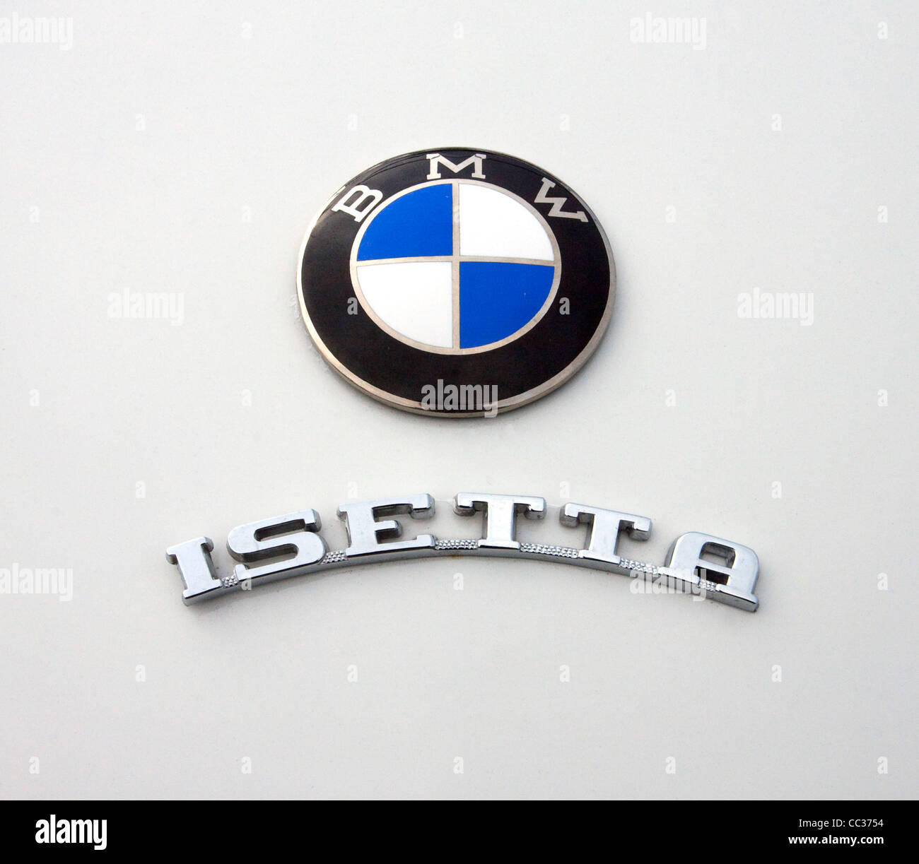 Oldtimer BMW Isetta Bubble Car Logo-Plakette. Stockfoto