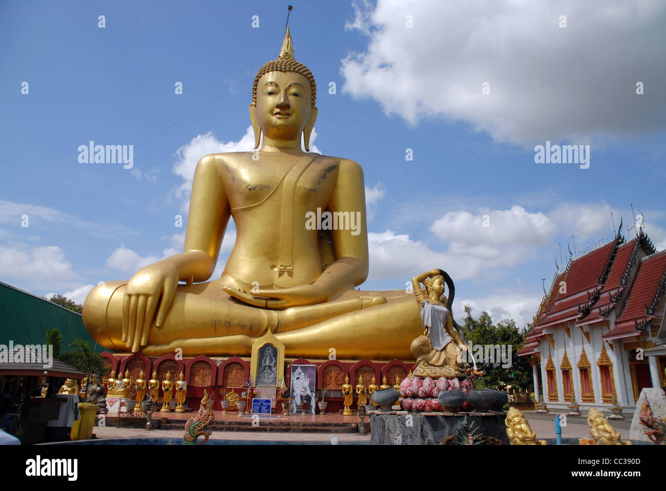 Golden Buddha am Wat So Pha Ram nördlich von Sukhothai in Zentral-Thailand Stockfoto