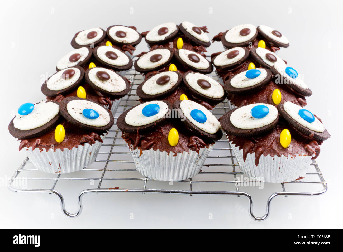 Neuheit-Eule-Fee oder Tasse Kuchen Stockfoto