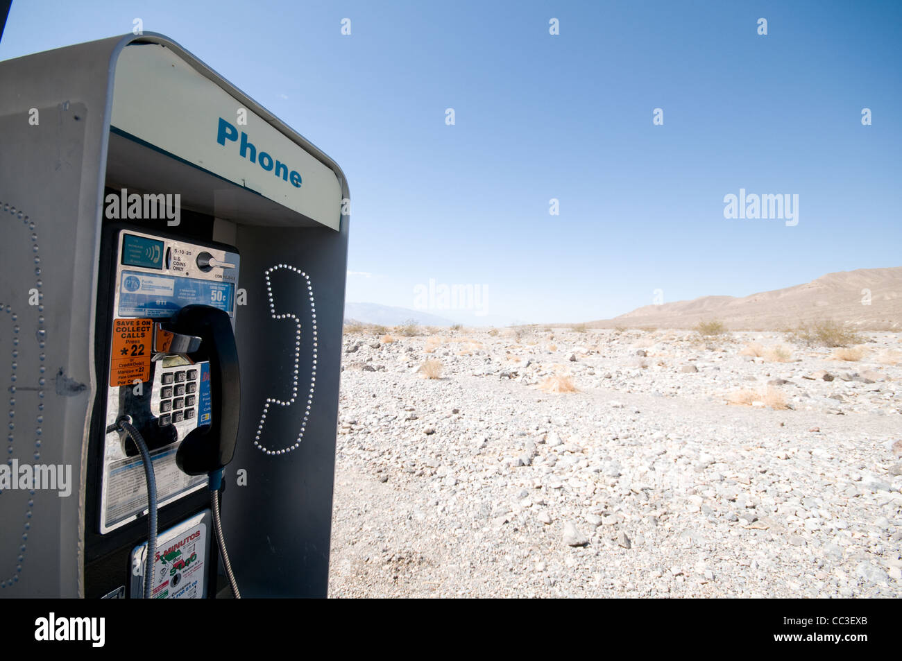 Öffentliche Telefonzelle im Death Valley, Kalifornien Stockfoto