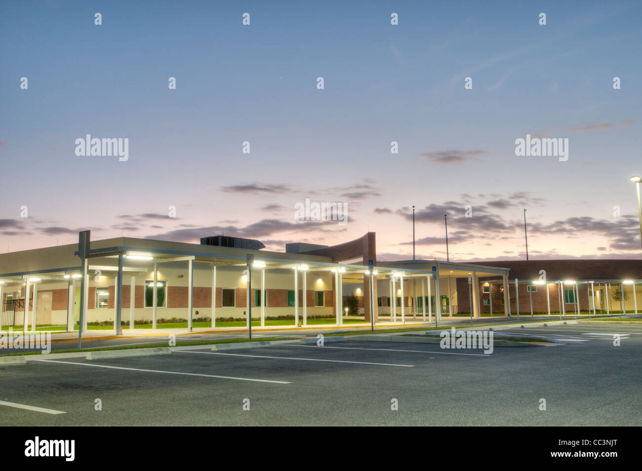 Außenseite der Grundschule in Crystal River, Florida Stockfoto