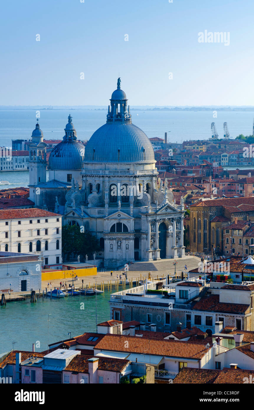 Italien, Veneto, Venedig, Santa Maria della Salute Kirche und Grand Canal Stockfoto