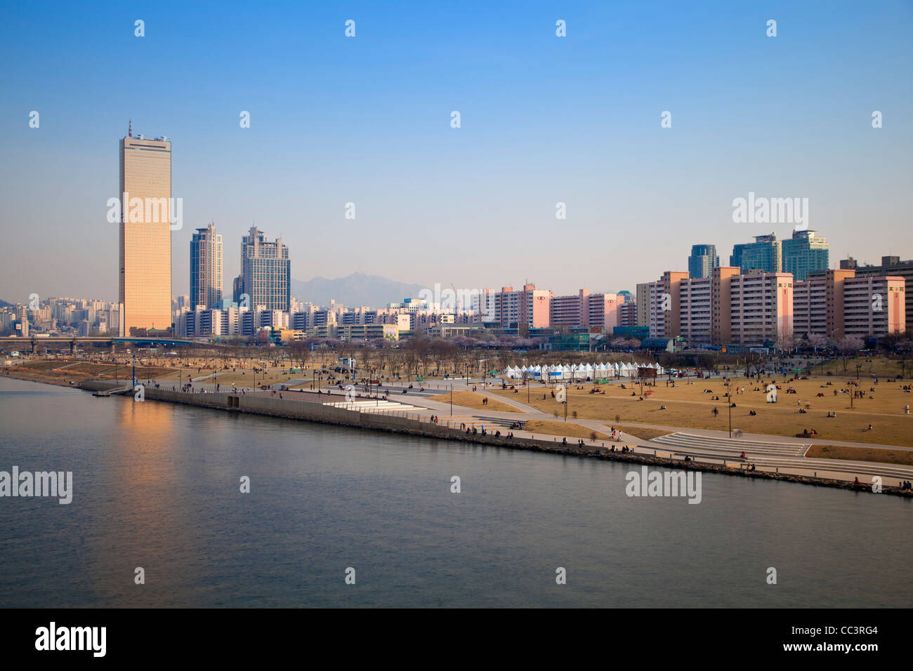 Korea, Seoul, Yeouido, 63 Gebäude - eines der berühmtesten Sehenswürdigkeiten Seouls, an den Ufern des Flusses Hangang Stockfoto