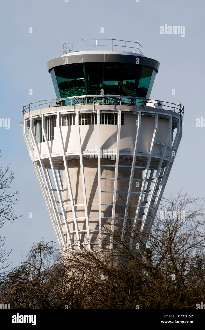 Neuer Flugsicherungsturm am Flughafen Birmingham, im Bau, Großbritannien Stockfoto