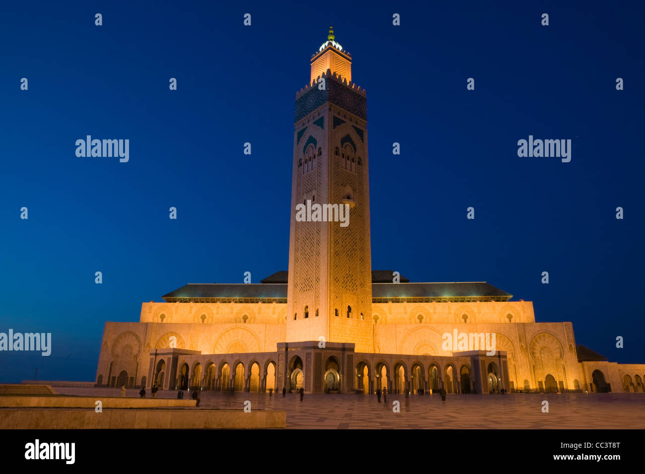 Marokko, Casablanca, Hassan II Moschee (b.1993) hält 25.000 Gläubige und Minarett ist 210m hoch-das höchste Minarett in der Welt Stockfoto