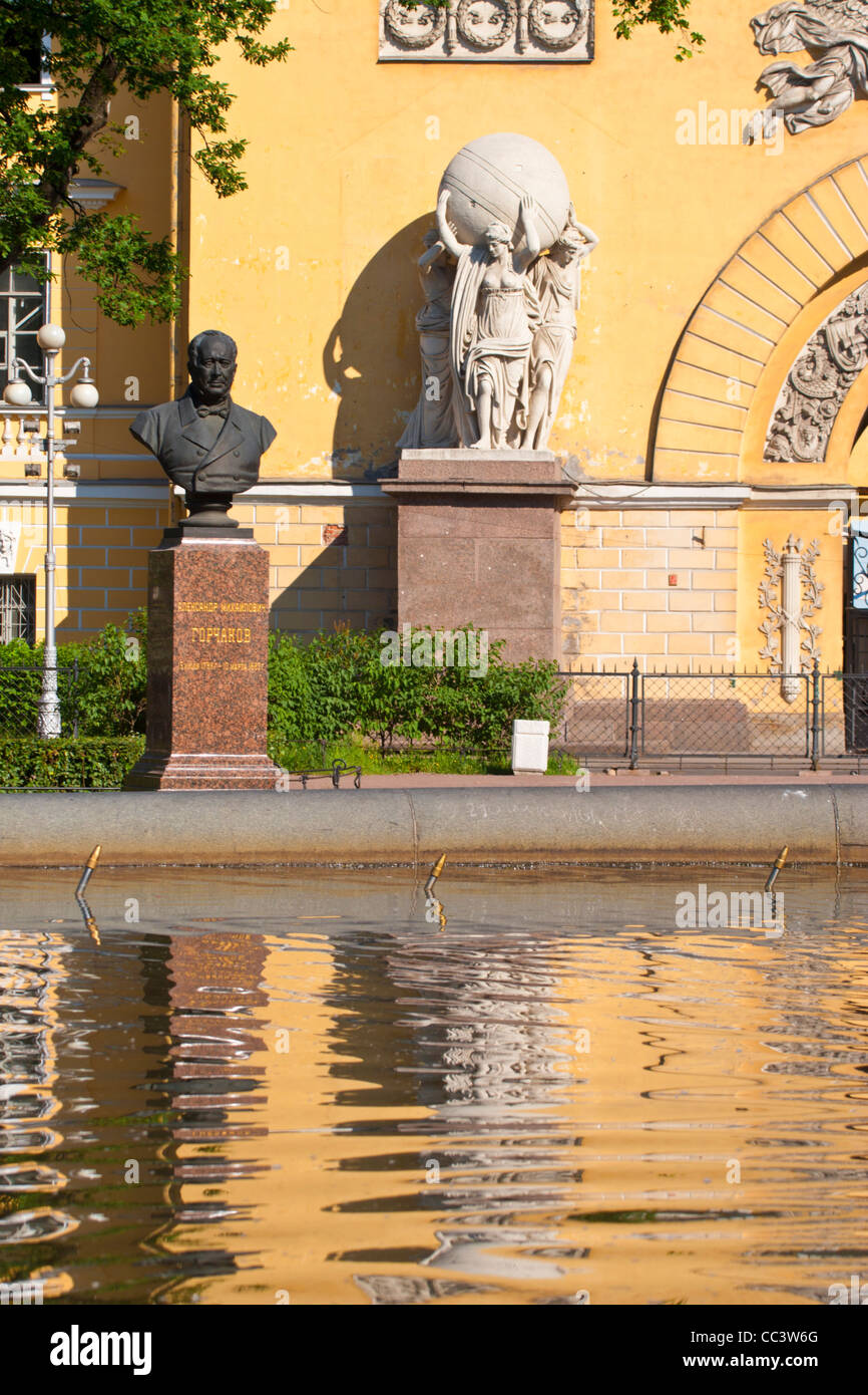 Russland, St. Petersburg, Admiralität Gebäude jetzt als eine Marineschule Stockfoto