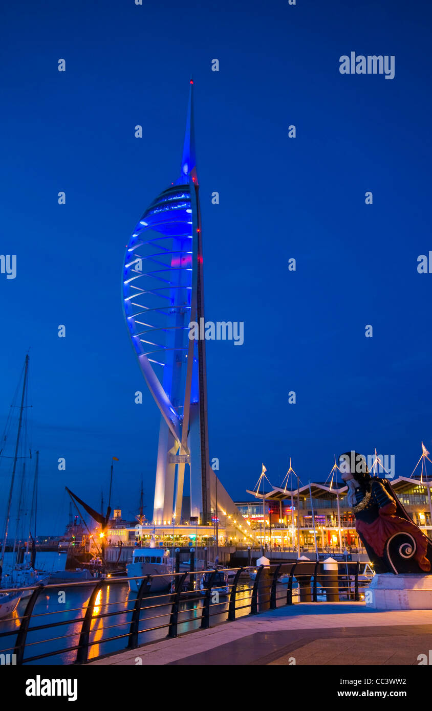 Großbritannien, England, Hampshire, Portsmouth, Marina Gunwharf, Spinnaker Tower Stockfoto