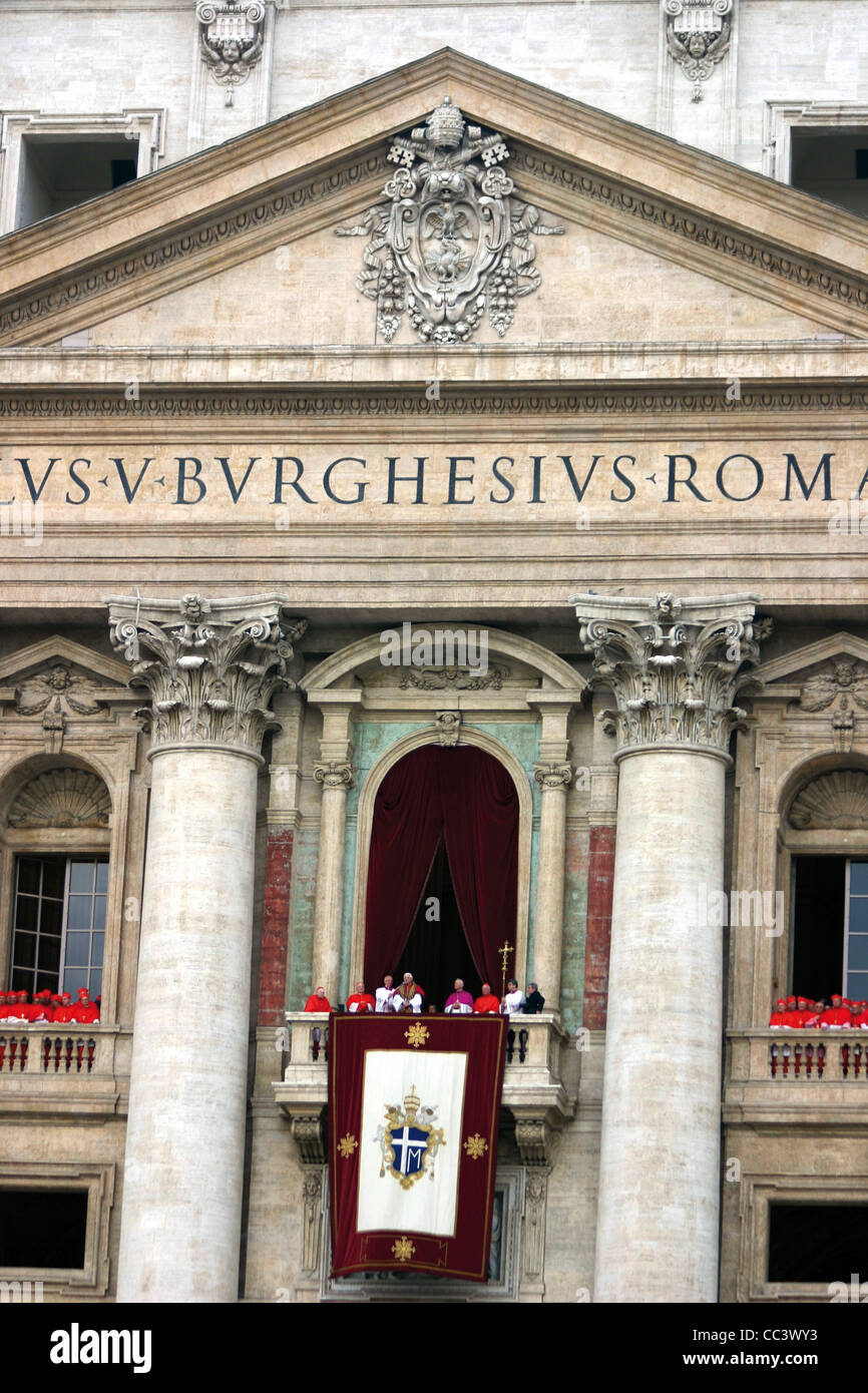 Vatikanstadt 21. Jahrhundert - 20. April 2005. Botschaft von Papst Benedikt XVI. Stockfoto