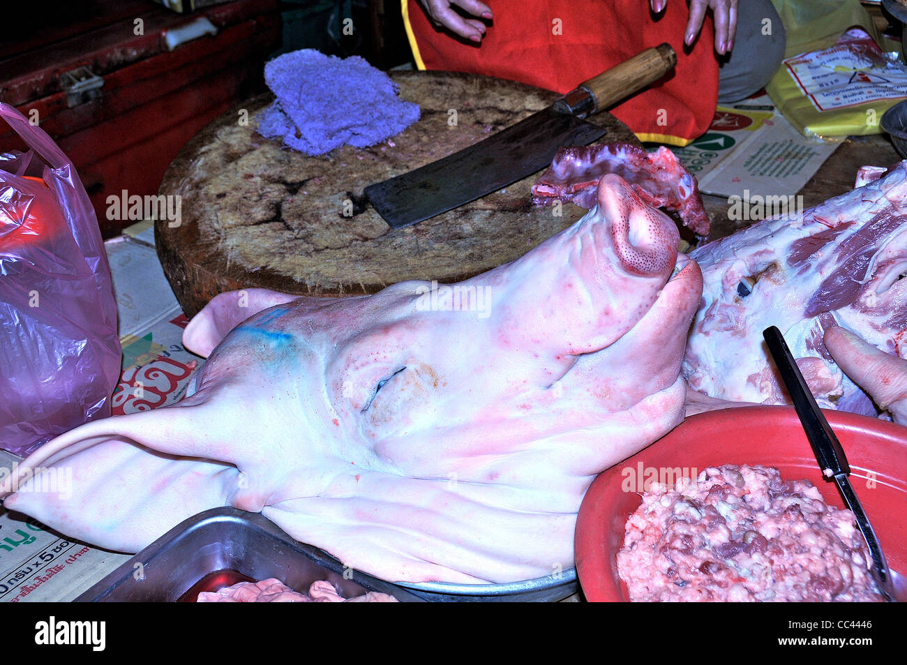 Schweinefleischchef, Tagesmarkt Vientiane, Laos Stockfoto