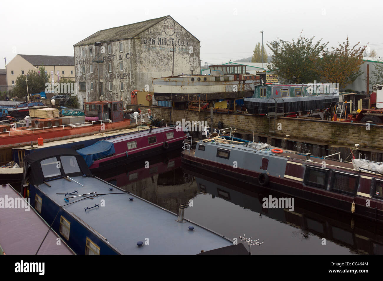 Lastkähne auf Thornes Wharf, Wakefield, West Yorkshire, Großbritannien auf Calder und Hebble Navigation Stockfoto