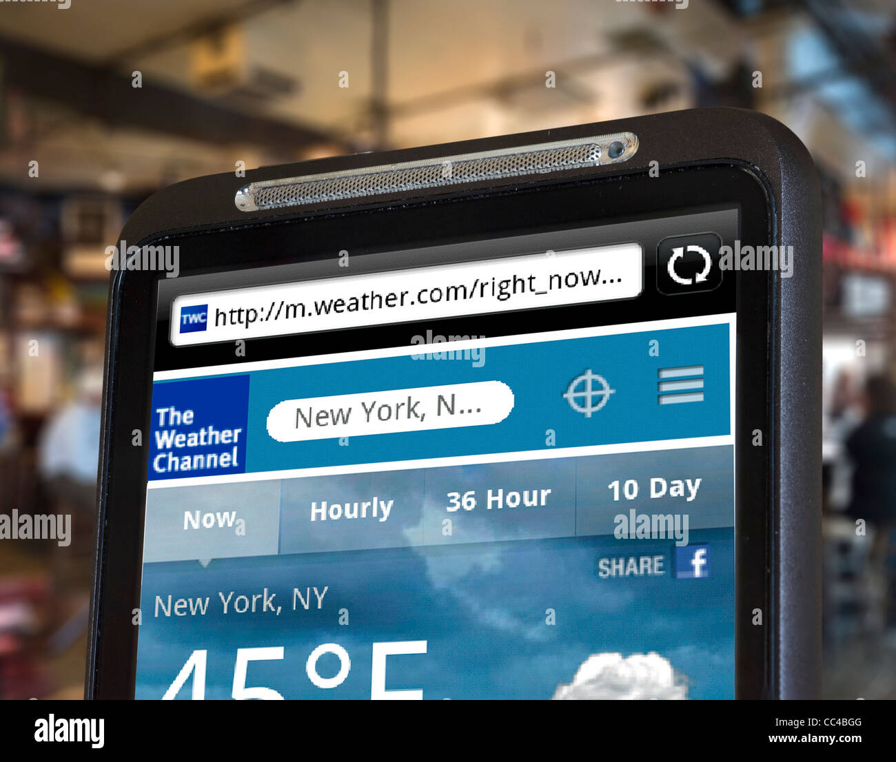 The Weather Channel auf einem HTC-smartphone Stockfoto