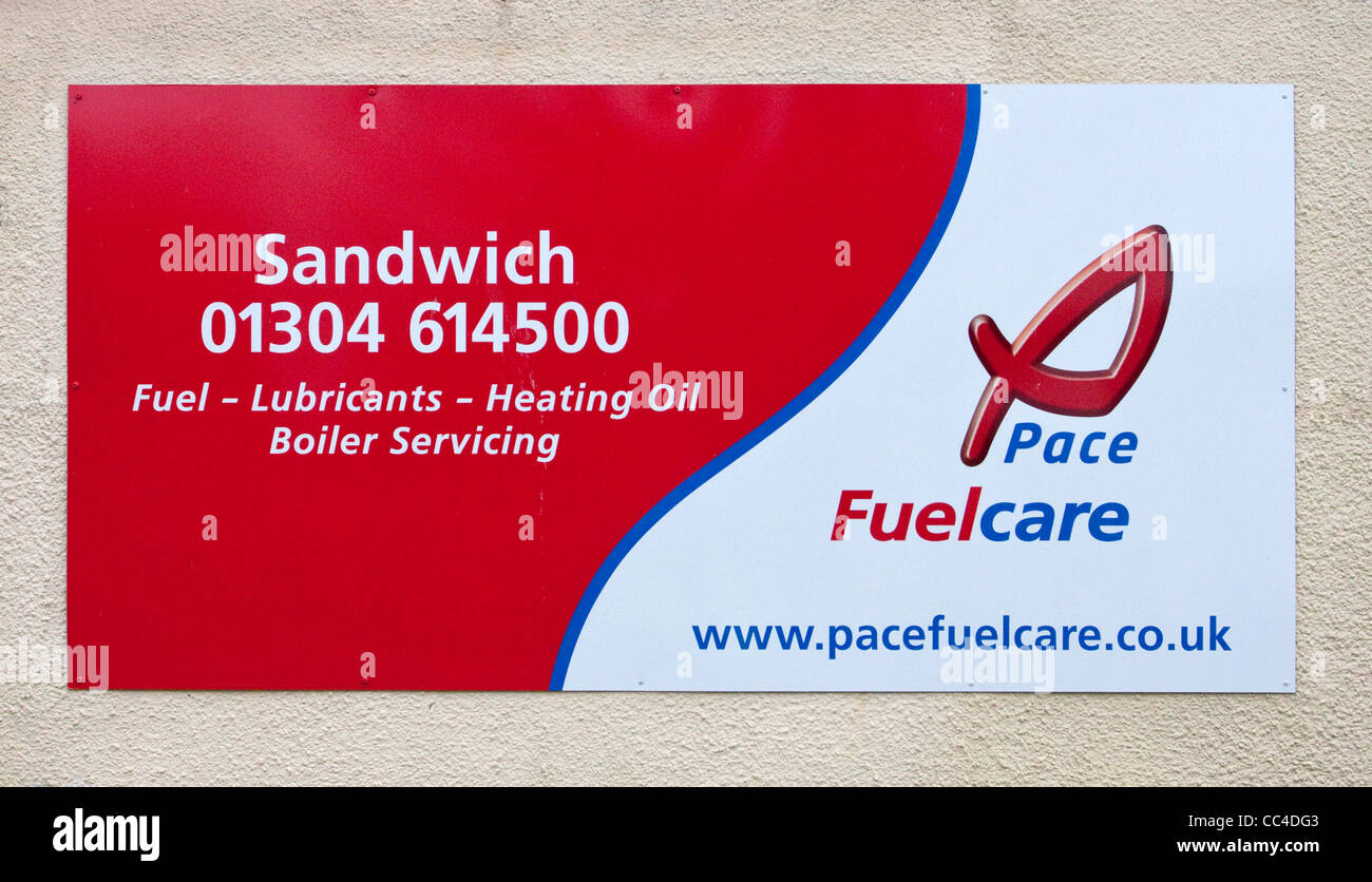 Schritt Fuelcare Depot unterzeichnen Sie Sandwich UK Lieferant Schmierstoff Schmierstoffe Kraftstofflieferanten Öl Lieferanten Heizkessel Wartung Heizung f Stockfoto
