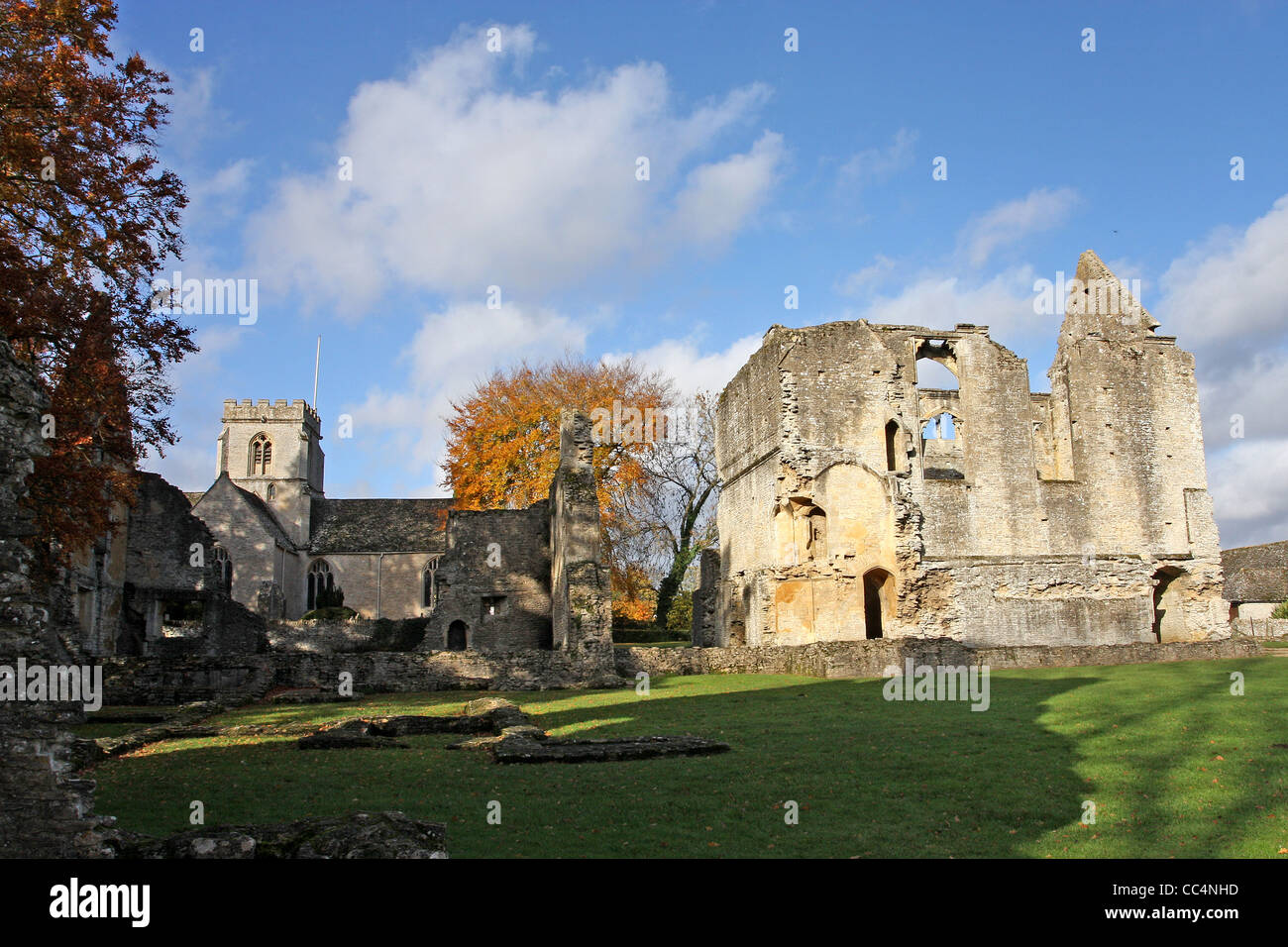 Minster Lovell Hall und Taubenschlag Stockfoto