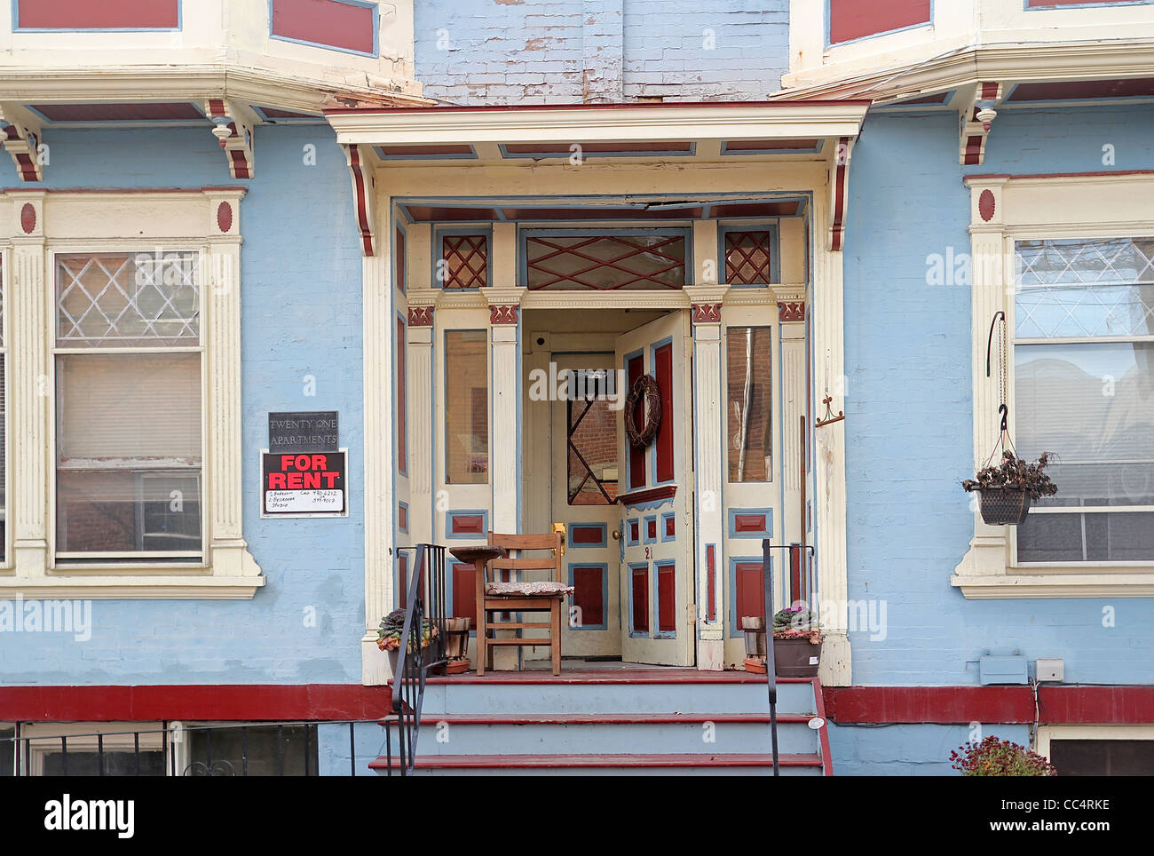 Eingang eines Mehrfamilienhauses in Schenectady der Stockade Historic District Stockfoto