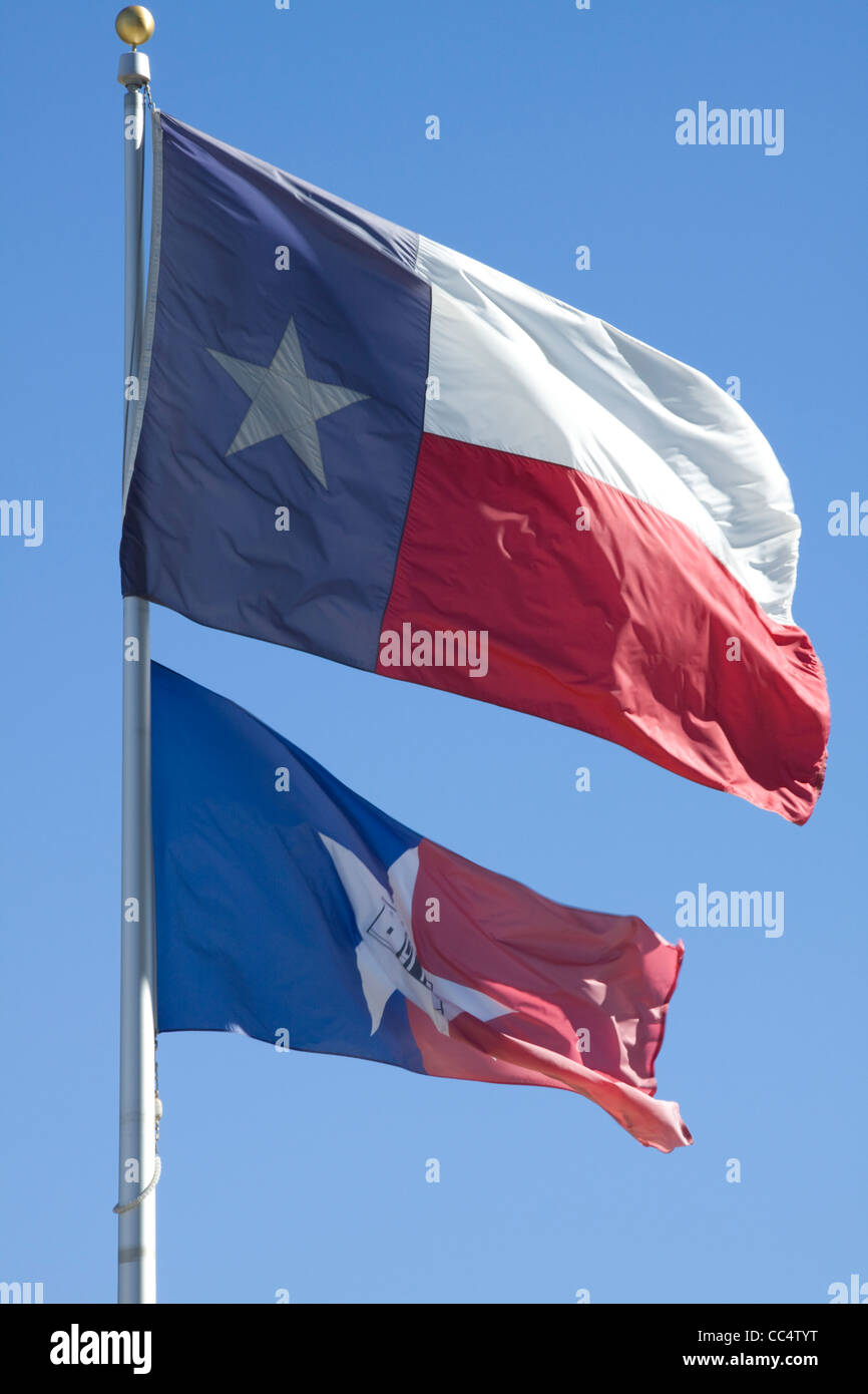 Flaggen der lone star Bundesstaat Texas und der Alamo, San Antonio, USA Stockfoto