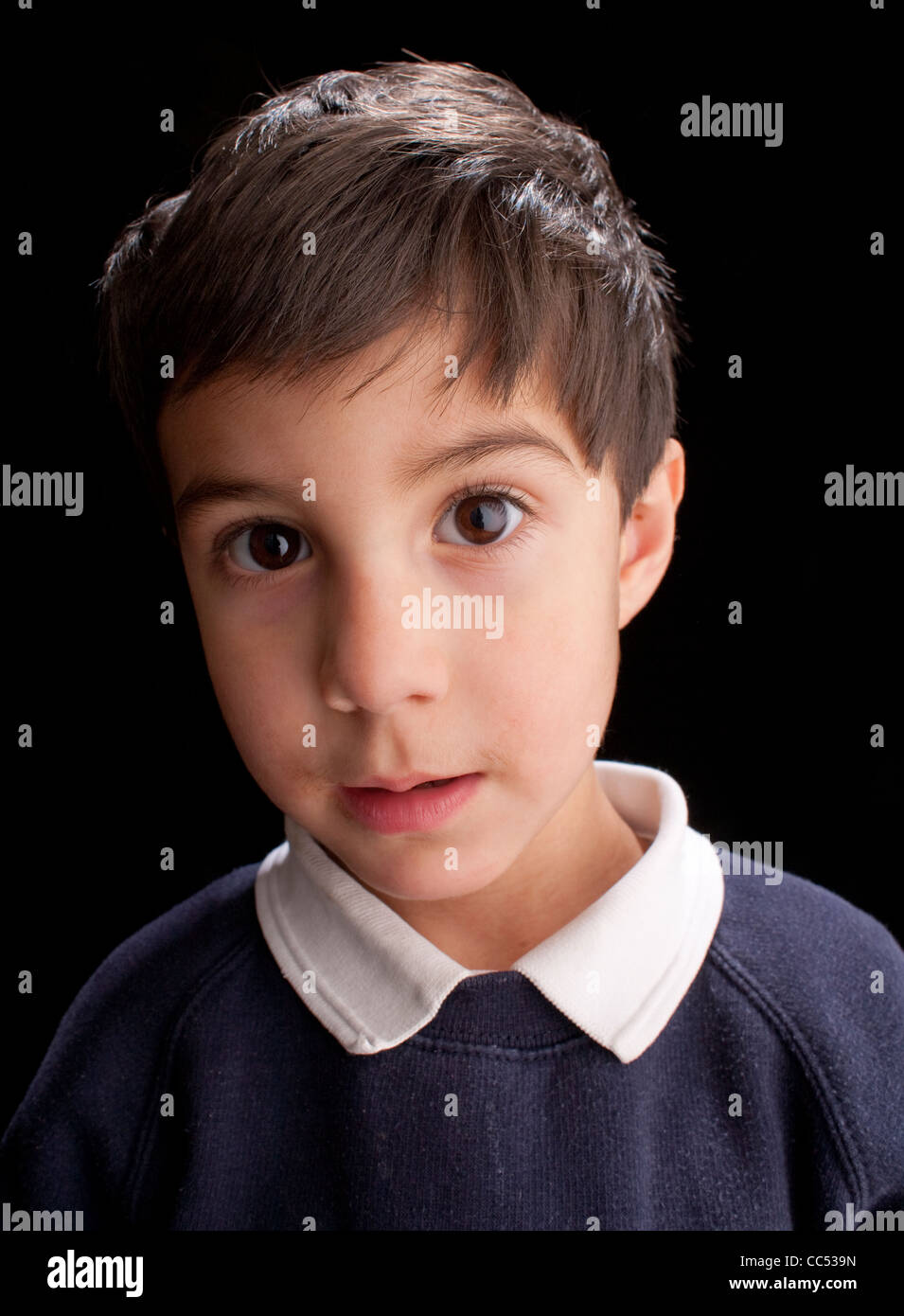 Junge Blick in die Kamera, Porträt Stockfoto