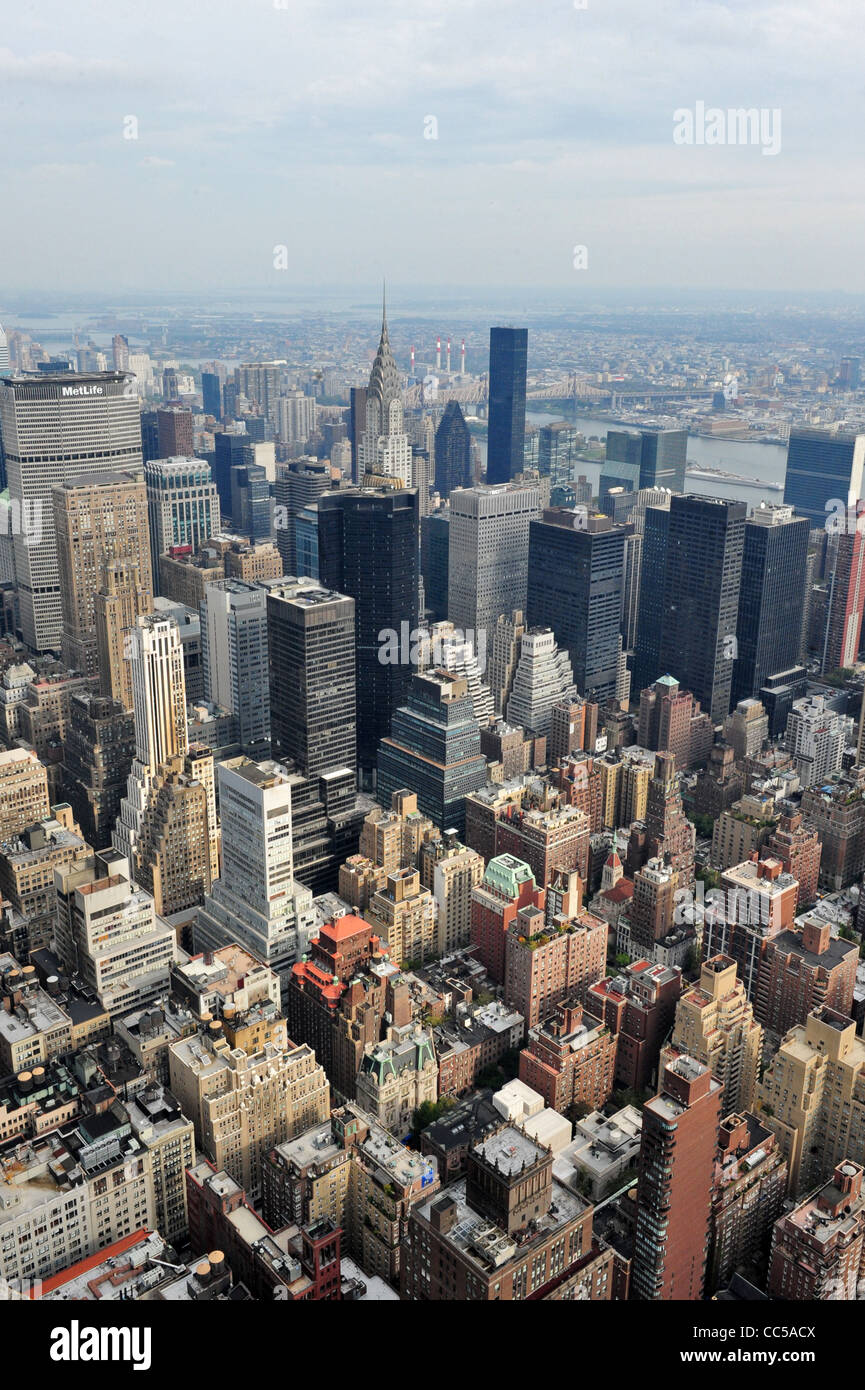New York Skyline von Empire Building Stockfoto