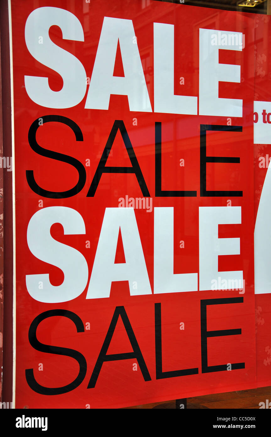 Verkauf zu unterzeichnen, im Schaufenster, Sattler Street, Durham, County Durham, England, Vereinigtes Königreich Stockfoto