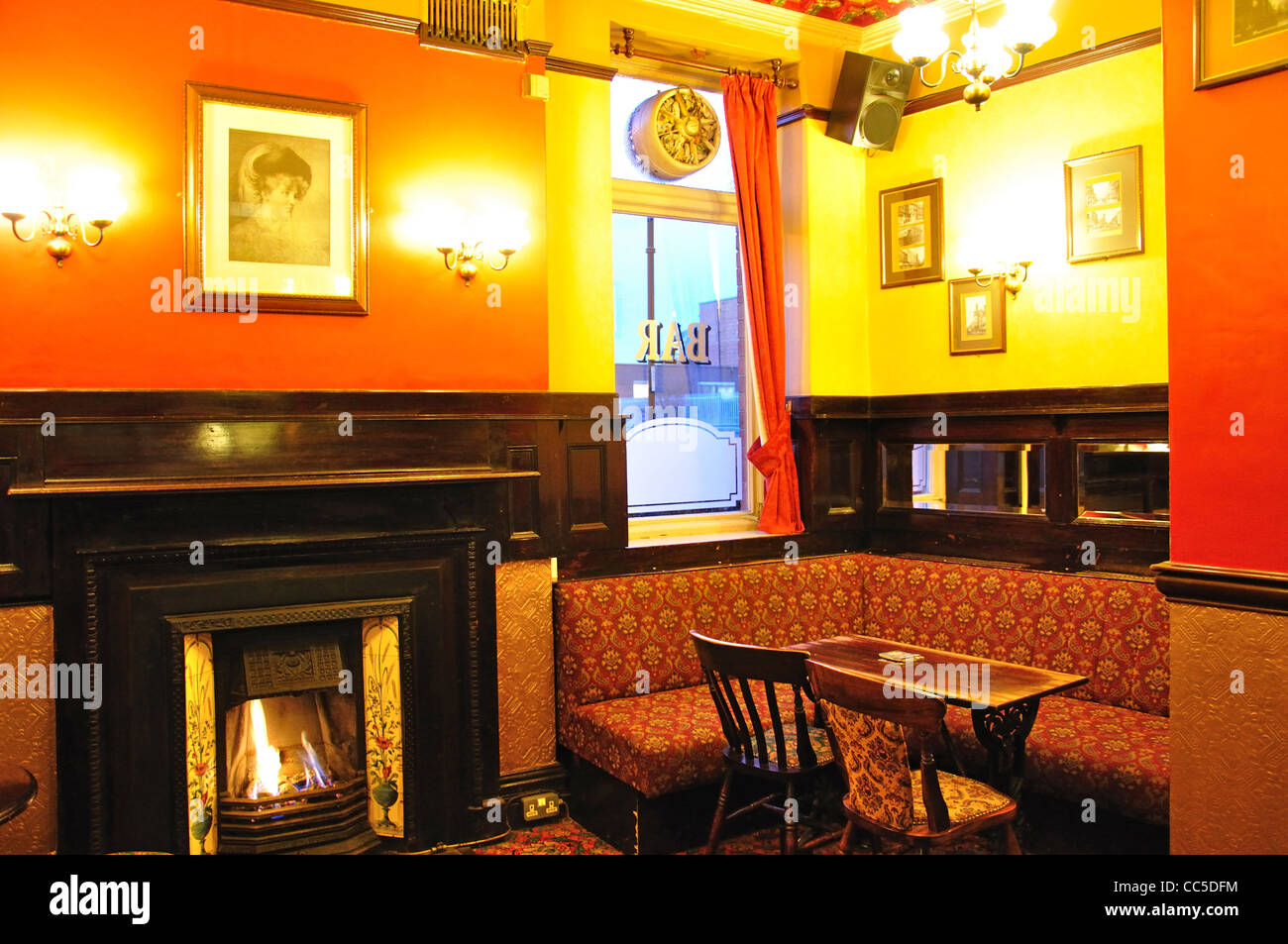 Innenraum bei Dun Kuh Pub, High Street, Sunderland, Tyne and Wear, England, Vereinigtes Königreich Stockfoto
