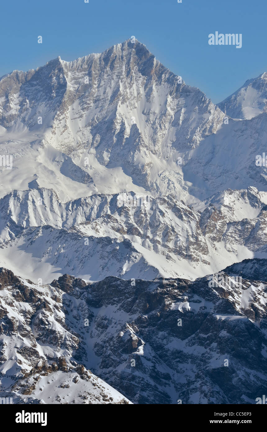 Das berühmte Weißhorn im südlichen Schweizer Alpen oberhalb von Zermatt. Im Winter von Westen gesehen Stockfoto