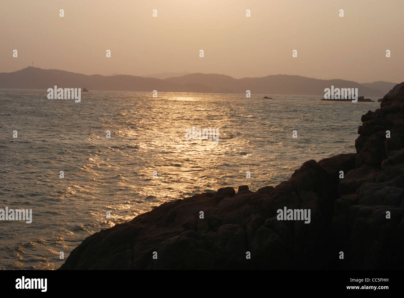 Ostchinesischen Meer bei Sonnenuntergang, Wenzhou, Zhejiang, China Stockfoto