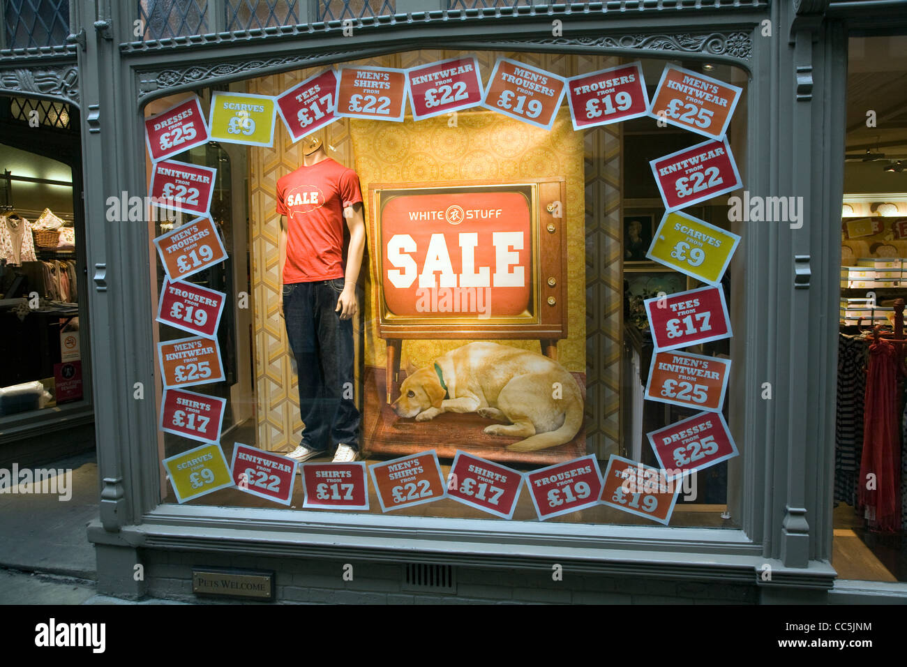 White Stuff Shop Januar Verkaufsfenster anzeigen Ipswich, Suffolk, England Stockfoto