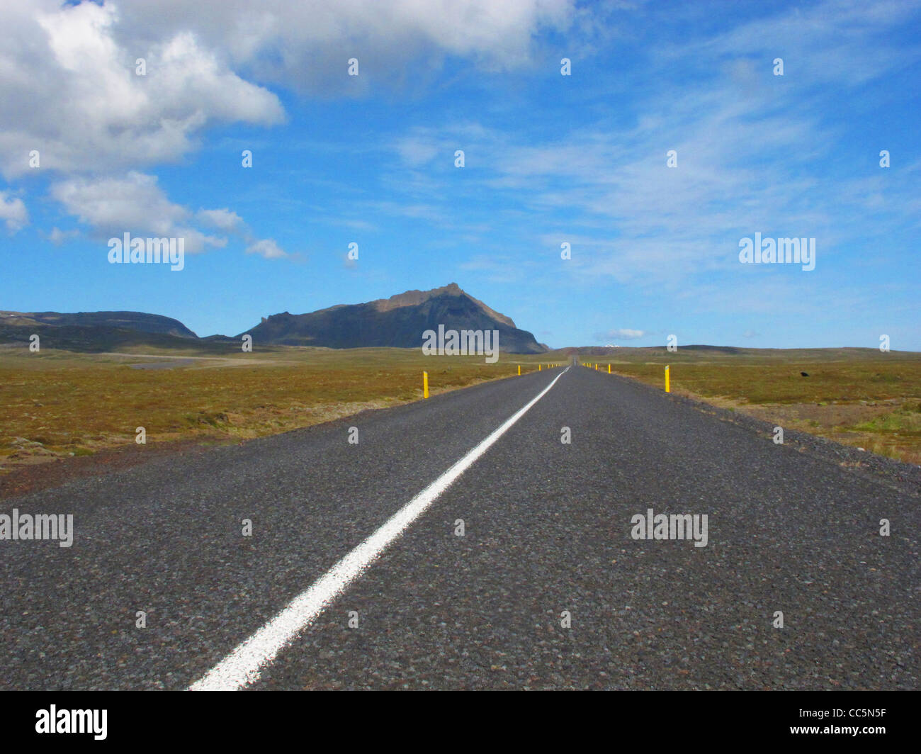 Die Straße '574' zu Bogarnes. Snaefellsness Halbinsel, Western Island. Stockfoto