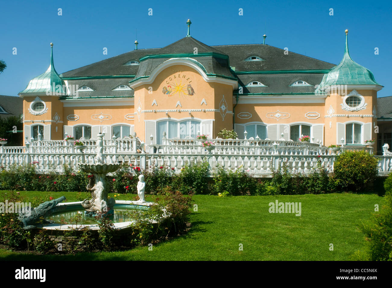 Österreich, Wien 19, Restaurant Schloss Cobenzl Im Wienerwald Stockfoto Österreich, Wien 19, Restaurant Schloss Cobenzl Im Wienerwald Stockfoto