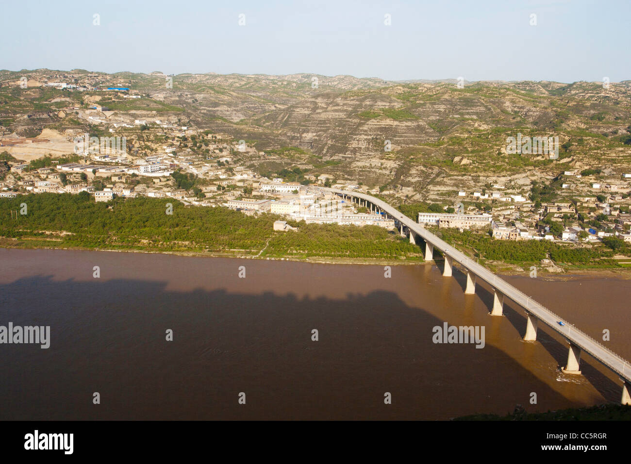 Birdseye des gelben Flusses und der gegenüberliegenden Seite, Yulin, Shaanxi, China Stockfoto