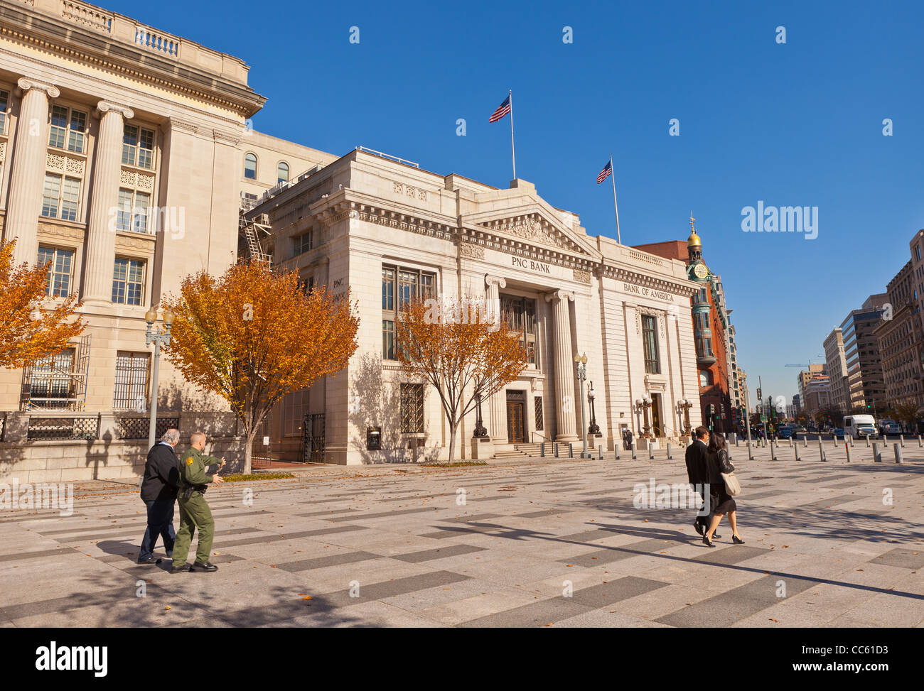 WASHINGTON, DC USA - PNC Bank Gebäude Bank of America und der Fußgängerzone der Pennsylvania Avenue neben dem weißen Haus. Stockfoto